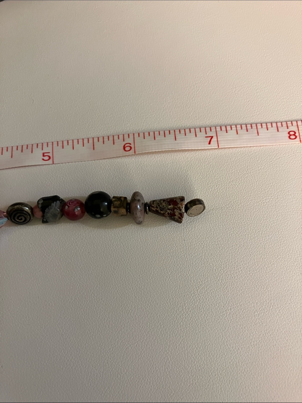 Mixed Pink and Black Beaded Bracelet with Metallic Accents, magnetic closure - Picture 2 of 4